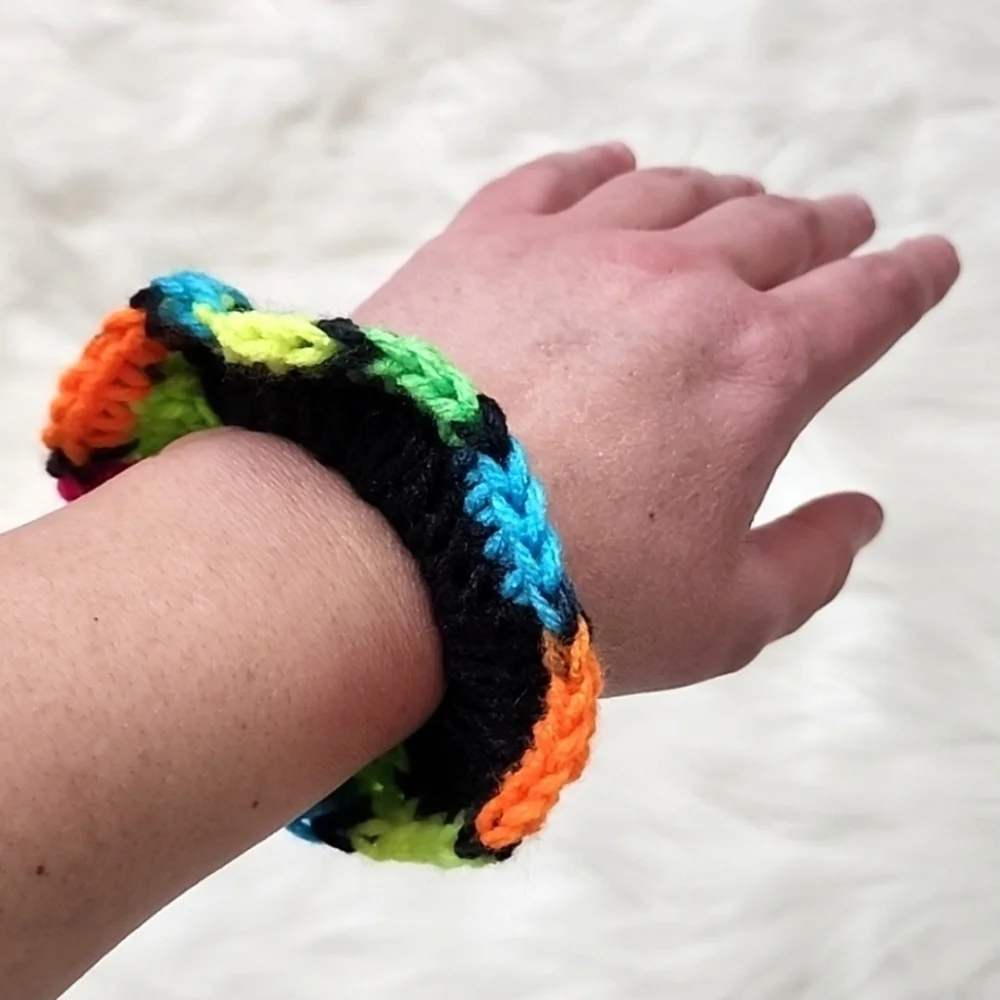 Handmade Textured Crocheted Scrunchies Ponytail Holder Hair Tie Set Of 4 - New